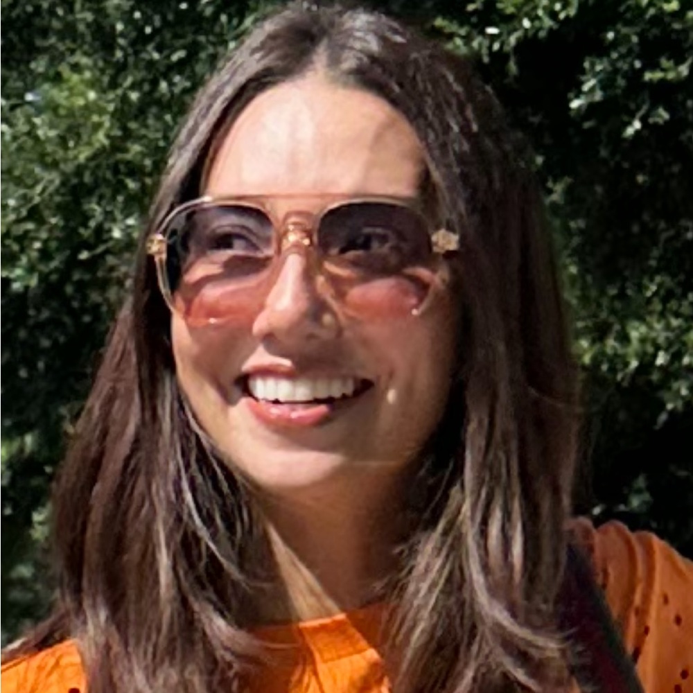 Meet your Posher, Leslie